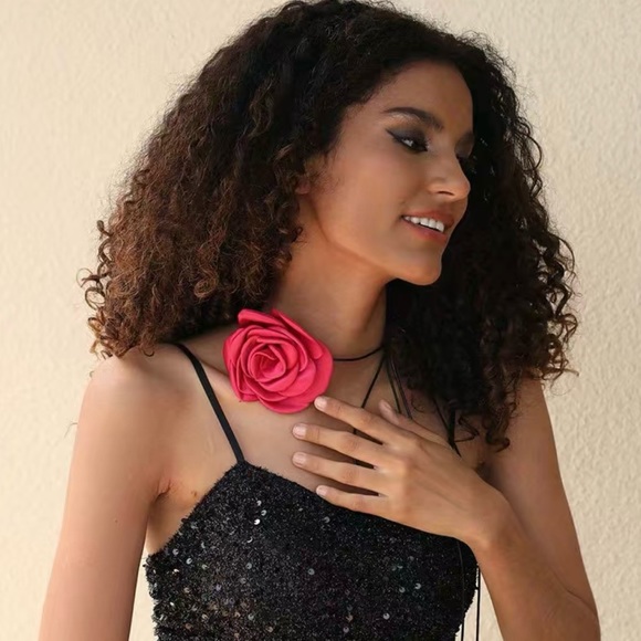 Jane Chic Designs Rose Cameo - Picture 4 of 8